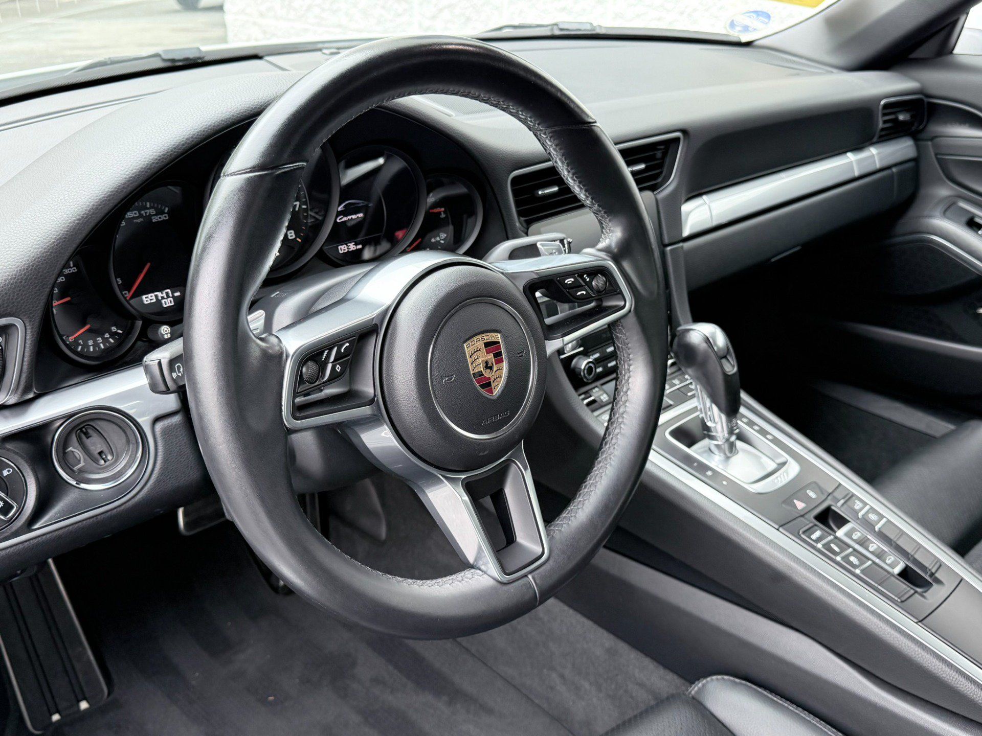 Used 2017 Porsche 911 Carrera 4 AWD/4WD image 16