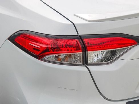 Used 2020 Toyota Corolla SE FWD image 11
