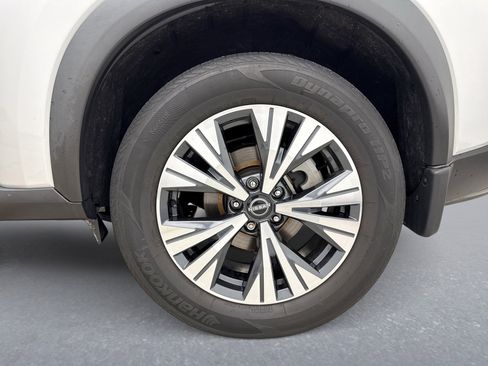 Used 2023 Nissan Rogue SV w/ SV Premium B Package image 25