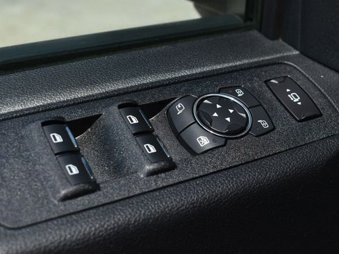 Used 2019 Ford F350 Lariat w/ Lariat Ultimate Package AWD/4WD image 13