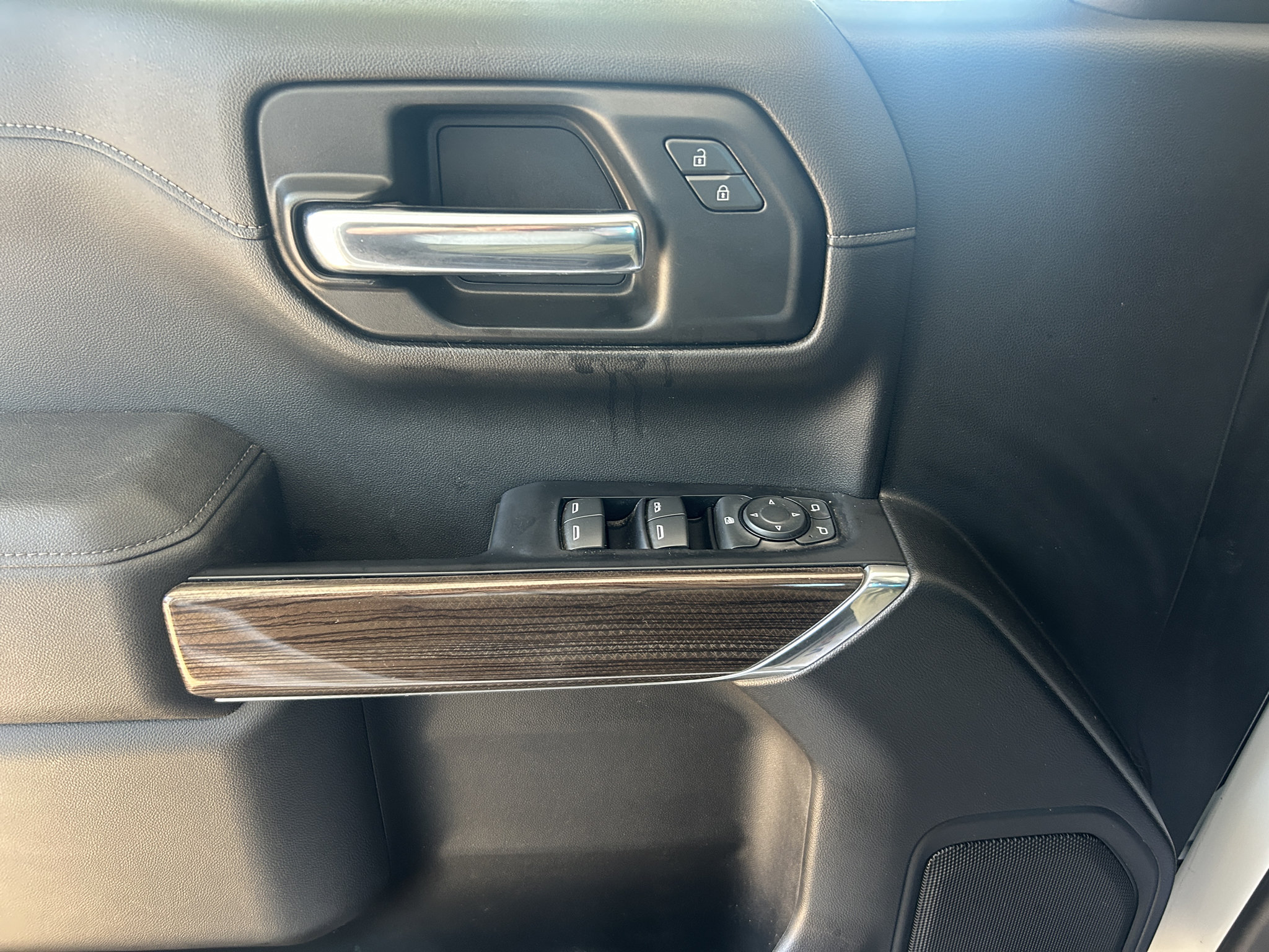 Used 2020 Chevrolet Silverado 1500 RST AWD/4WD image 28