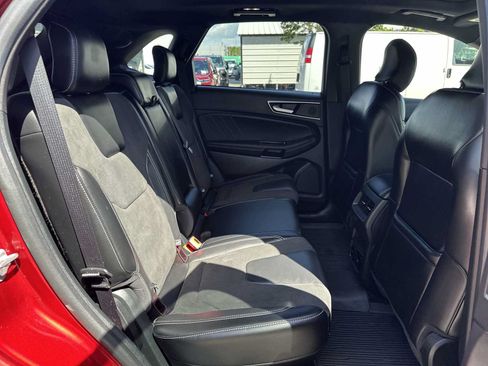 Used 2019 Ford Edge ST w/ Equipment Group 401A AWD/4WD image 18