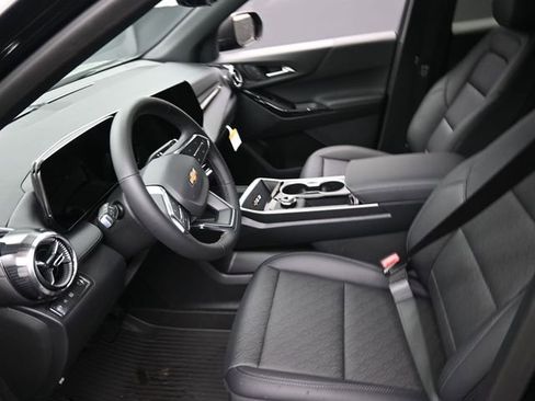 New 2026 Chevrolet Equinox LT w/ Convenience Package II image 8