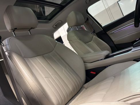 Used 2019 Audi e-tron Prestige w/ Prestige Package image 23
