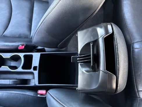 Used 2013 Hyundai Elantra Limited FWD image 33