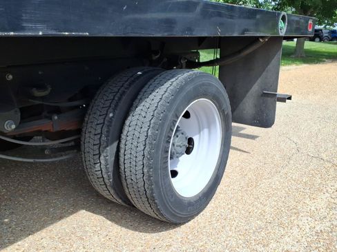 Used 2019 Ford F550 2WD Regular Cab Super Duty image 32