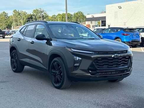 Certified 2024 Chevrolet Trax ACTIV w/ Sunroof Package image 2