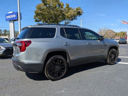 Used 2023 GMC Acadia SLT w/ Elevation Edition image 6