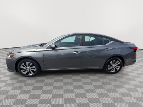 Used 2021 Nissan Altima 2.5 S w/ Driver Assist Package FWD image 2
