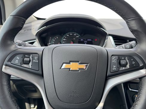 Used 2020 Chevrolet Trax Premier AWD/4WD image 19