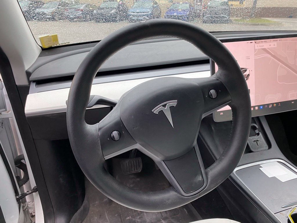 Used 2021 Tesla Model Y Long Range AWD/4WD image 6