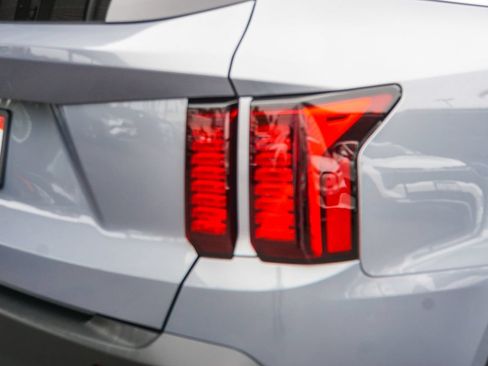 Certified 2023 Kia Sorento LX FWD image 8