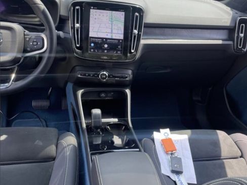 Used 2023 Volvo C40 P8 Recharge Plus AWD/4WD image 7