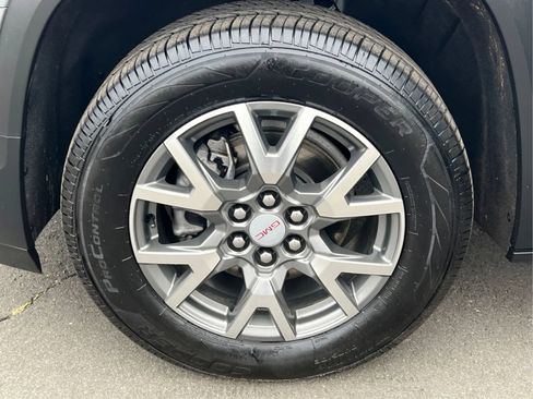 Used 2023 GMC Acadia SLE FWD image 30