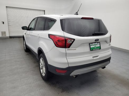 Used 2019 Ford Escape SE image 5