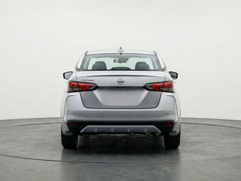 Used 2025 Nissan Versa SV image 7