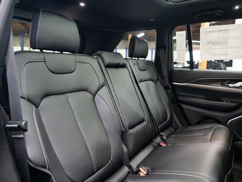 New 2026 Jeep Grand Cherokee Limited AWD/4WD image 32