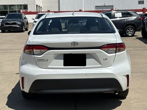 Used 2025 Toyota Corolla LE FWD image 5