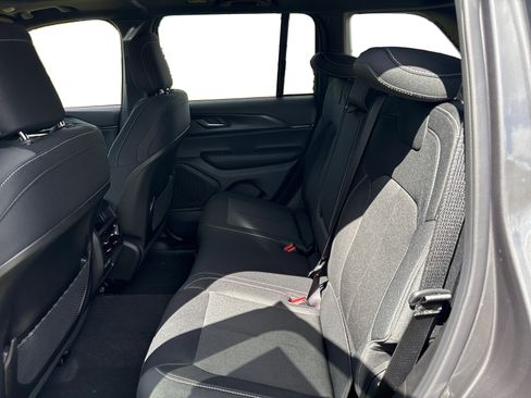 New 2025 Jeep Grand Cherokee Laredo X w/ Luxury Tech Group I image 10