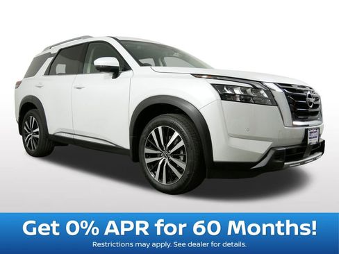 New 2025 Nissan Pathfinder Platinum image 1
