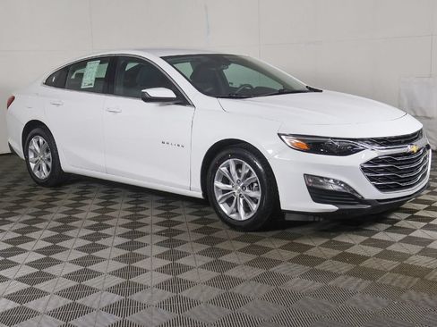 Used 2023 Chevrolet Malibu LT FWD image 2