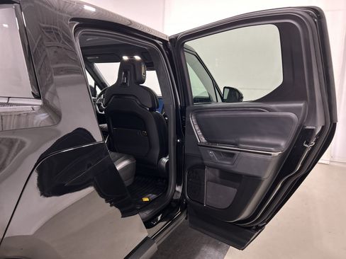 Used 2025 Rivian R1T Adventure AWD/4WD image 19
