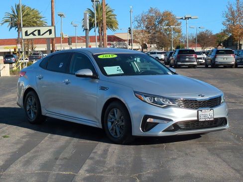 Certified 2019 Kia Optima LX image 3