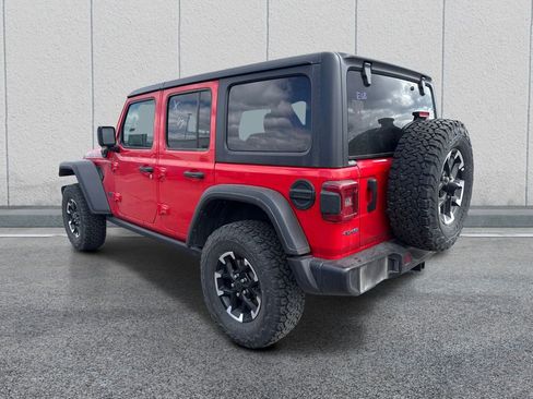 Used 2025 Jeep Wrangler Unlimited Rubicon 4xe w/ Convenience Group AWD/4WD image 5