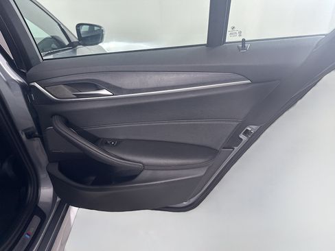 Used 2023 BMW 530e w/ M Sport Package RWD image 28
