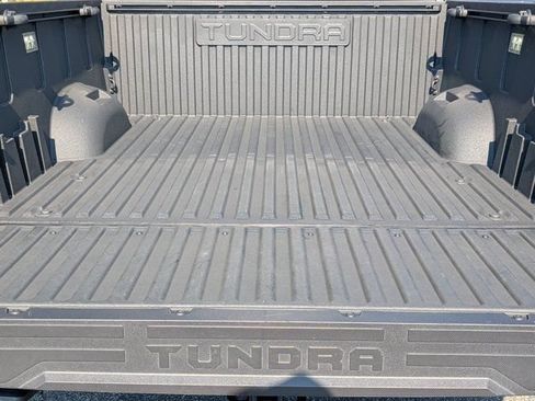 Used 2025 Toyota Tundra Limited AWD/4WD image 16