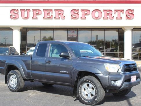 Used 2012 Toyota Tacoma 4x4 Access Cab V6 w/ SR5 Pkg image 1