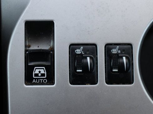 Used 2018 Toyota 4Runner SR5 Premium image 30