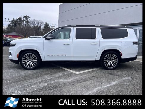 Used 2024 Jeep Grand Wagoneer L Series III AWD/4WD image 2