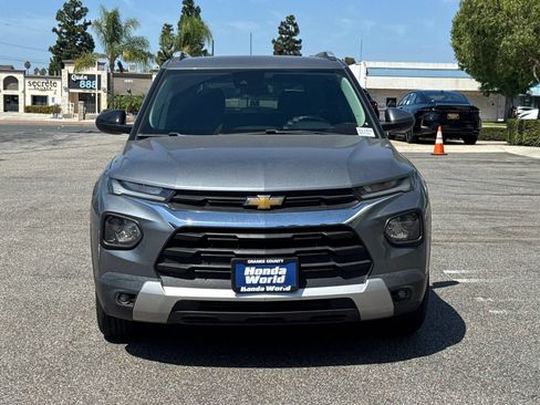 Used 2022 Chevrolet TrailBlazer LT w/ Confidence II Package FWD image 3