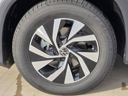 New 2026 Volkswagen Tiguan S FWD image 9