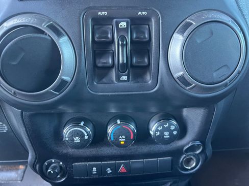 Used 2015 Jeep Wrangler Unlimited Sport w/ Quick Order Package 24S image 29