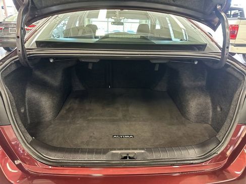Used 2024 Nissan Altima 2.5 SV AWD/4WD image 6