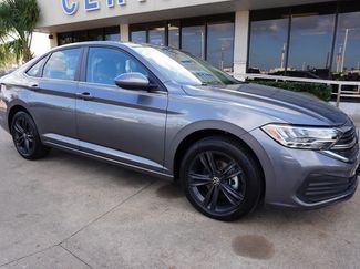Used 2023 Volkswagen Jetta SE video 1