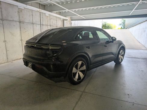 Used 2025 Porsche Macan Electric image 9