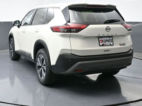 Used 2023 Nissan Rogue SV image 11