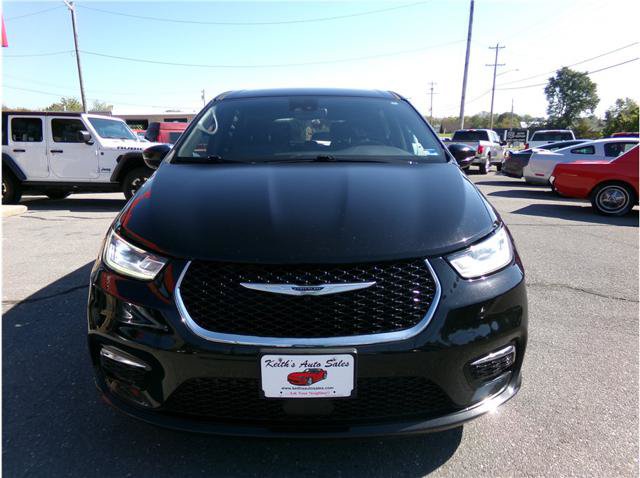 Used 2025 Chrysler Pacifica Select FWD image 15