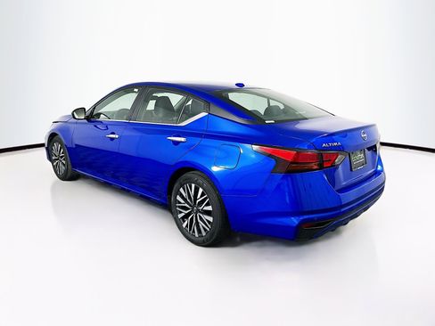 Used 2025 Nissan Altima 2.5 SV image 5