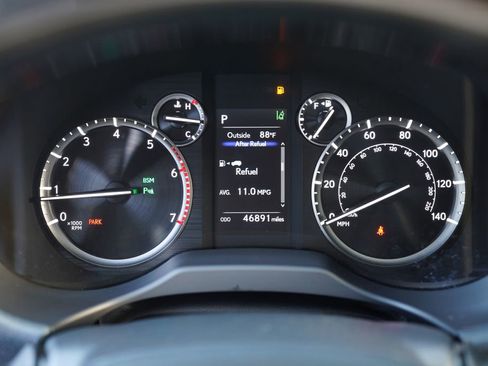 Used 2021 Lexus GX 460 Premium w/ Accessory Package AWD/4WD image 28