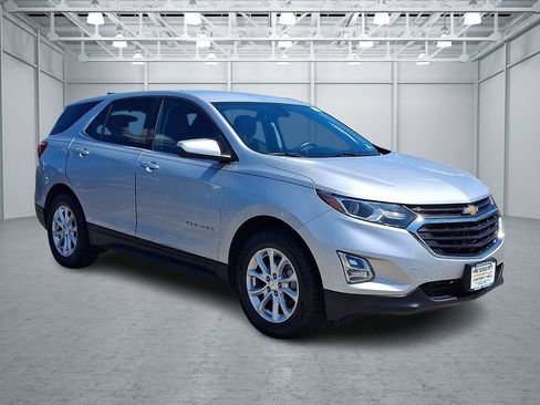 Used 2018 Chevrolet Equinox LT FWD image 4