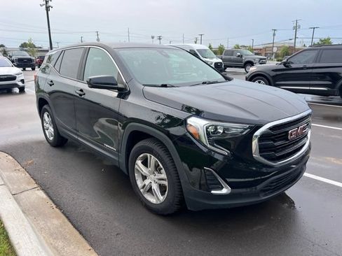 Used 2021 GMC Terrain SLE FWD image 3