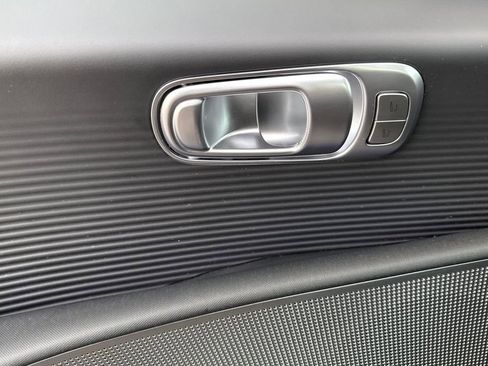 Used 2023 Hyundai Ioniq 6 Limited image 8