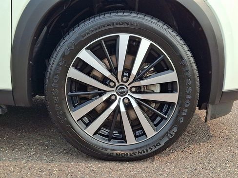Used 2023 Nissan Pathfinder Platinum w/ Cargo Package AWD/4WD image 8