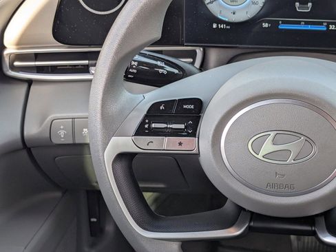 Used 2024 Hyundai Elantra SEL image 20