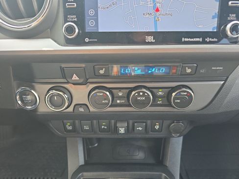 Used 2021 Toyota Tacoma TRD Sport w/ TRD Premium Sport Package AWD/4WD image 17