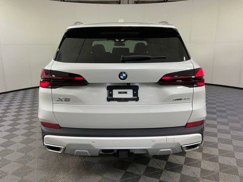 New 2026 BMW X5 xDrive40i w/ Climate Comfort Package image 5